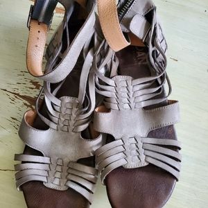 ROAN sandals